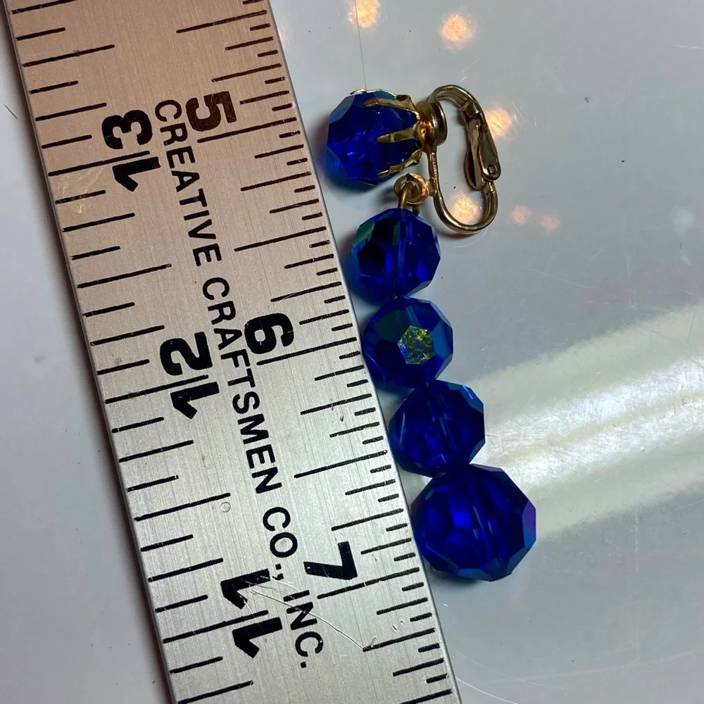Vintage Blue Crystal clip earrings. - Picture 3 of 3